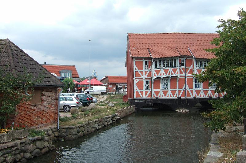 2009-08- (470).JPG - Haus auf der Brücke
